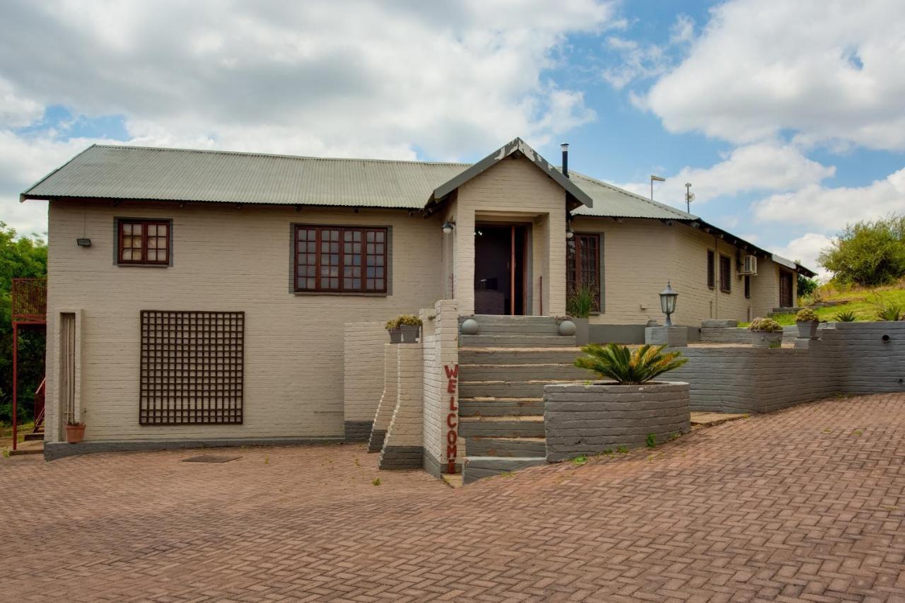Whispering Pines Country Estate Villa Magaliesburg Exterior photo