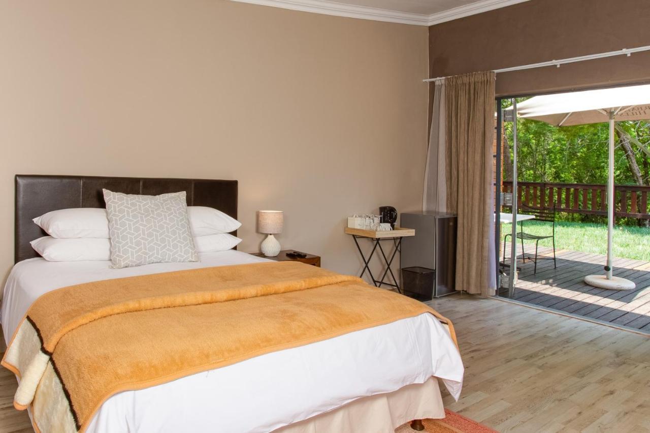 Whispering Pines Country Estate Villa Magaliesburg Exterior photo