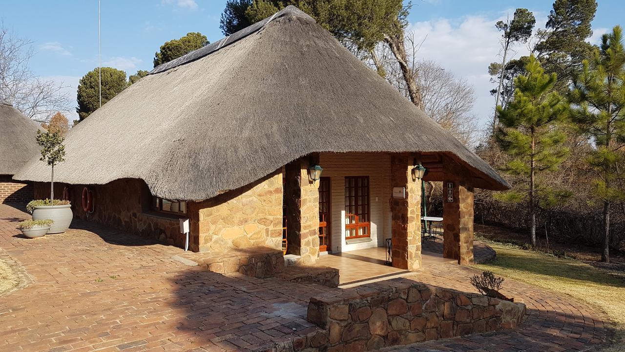 Whispering Pines Country Estate Villa Magaliesburg Exterior photo